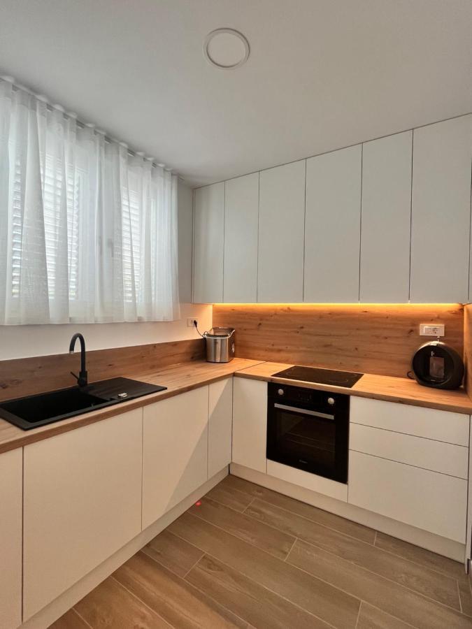 Blue Apartment With Shared Pool Split Zewnętrze zdjęcie