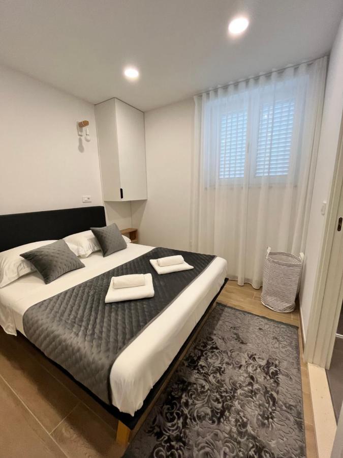 Blue Apartment With Shared Pool Split Zewnętrze zdjęcie